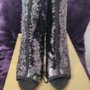 NWT THALIA SODI SHORT BLACK SEQUENCE BOOTS SIZE 9 ZIPPER BACK OPEN TOE